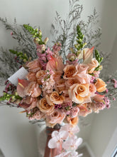 Load image into Gallery viewer, Custom Florals By Mihailo