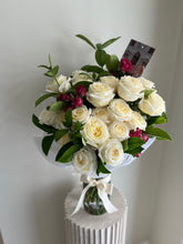 Load image into Gallery viewer, Custom Florals By Mihailo