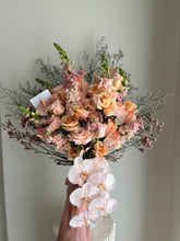 Load image into Gallery viewer, Custom Florals By Mihailo